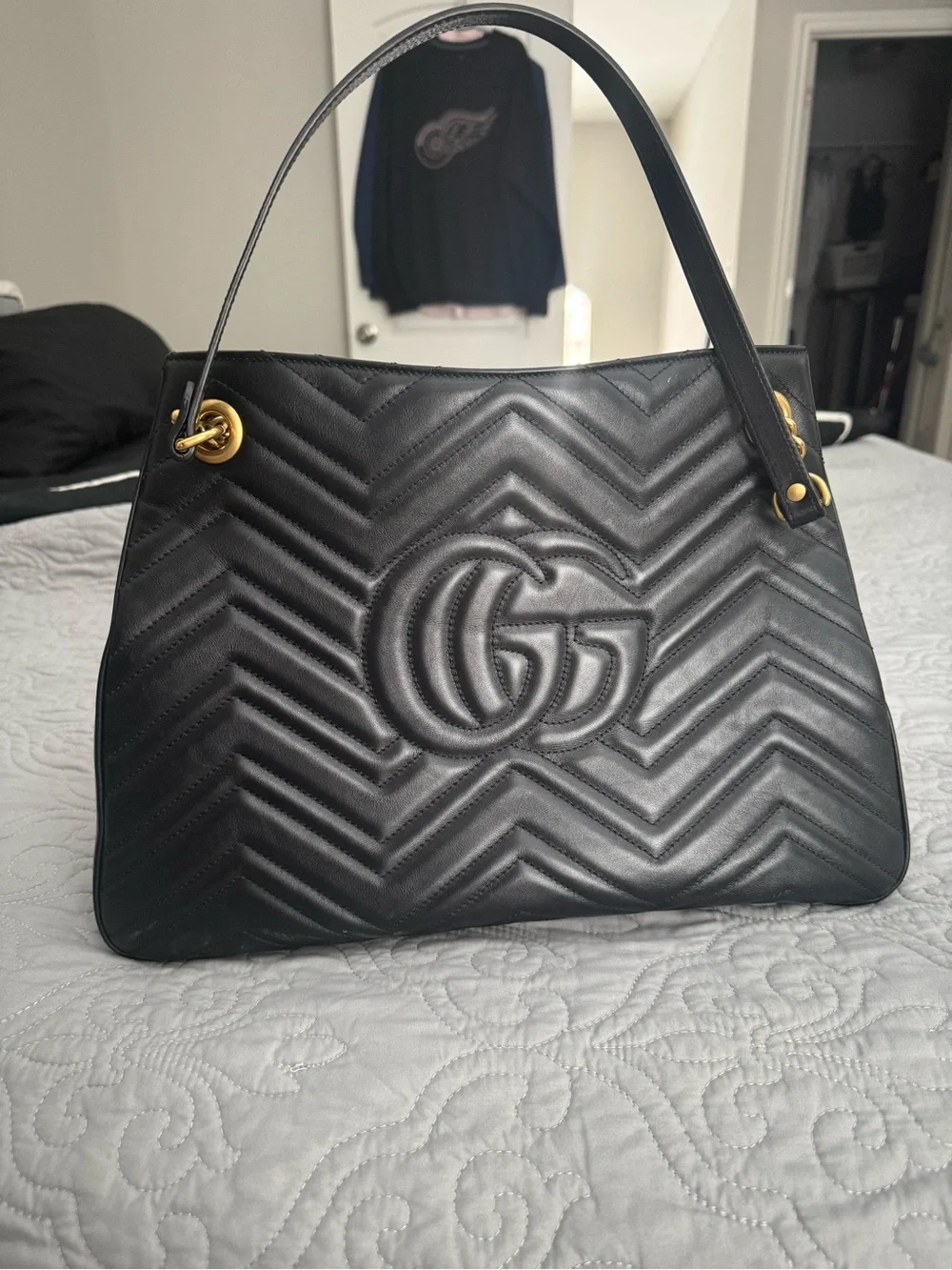 Gucci Black Chevron Leather Shoulder Bag with Gold Chain and GG - Picture 4 of 7